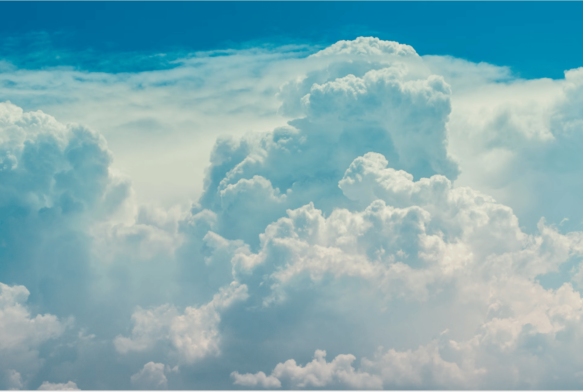 closeup photo of clouds