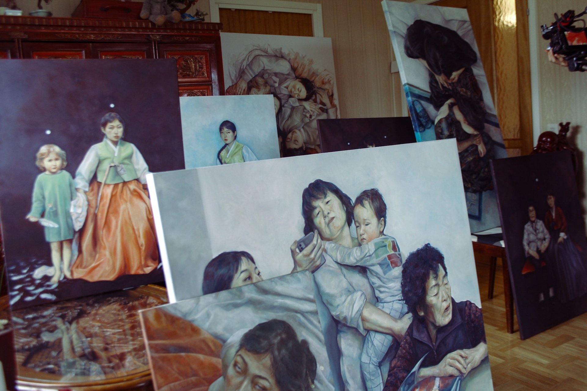 black and white bed linen