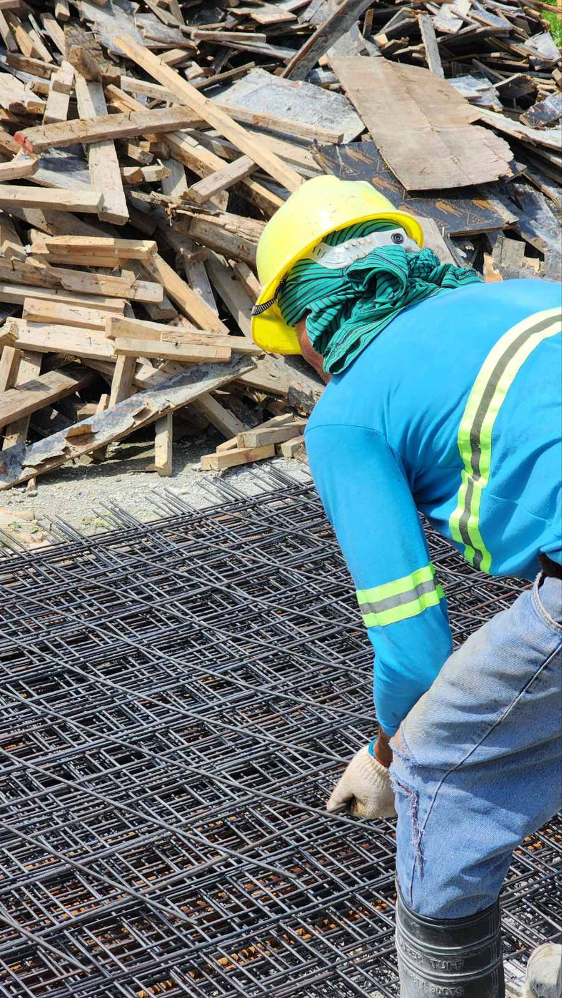 a close up view of a metal grid