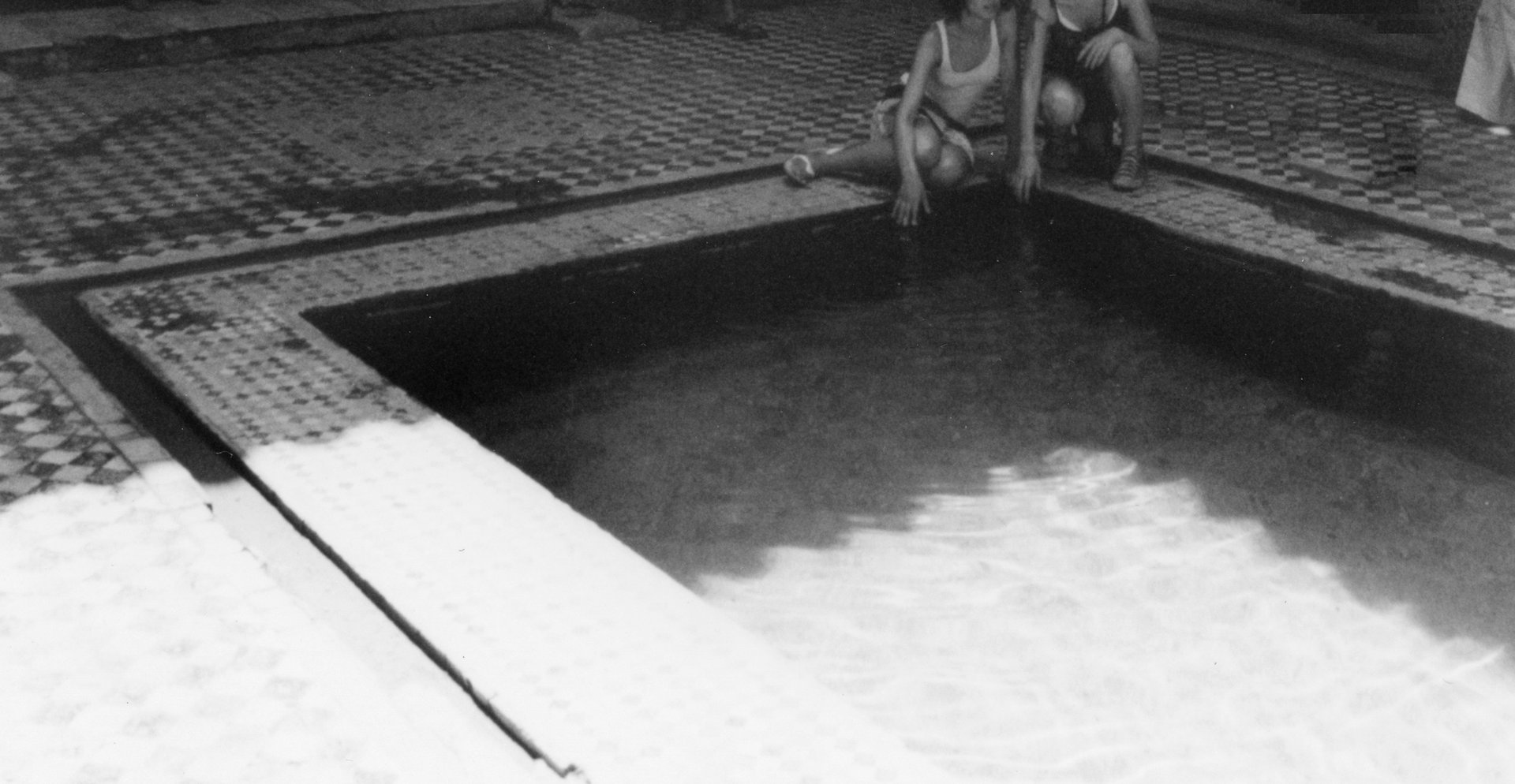 black and white bed linen