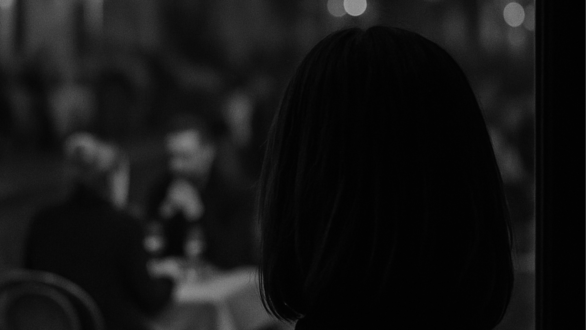 black and white bed linen