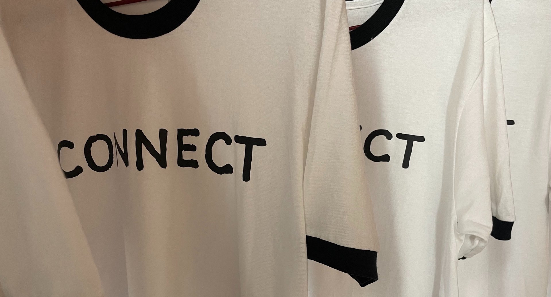 signature connect shirt banner
