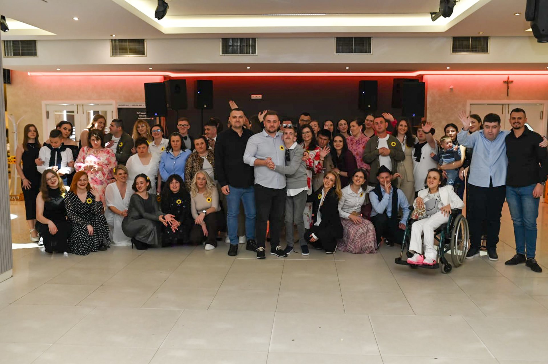 black and white bed linen