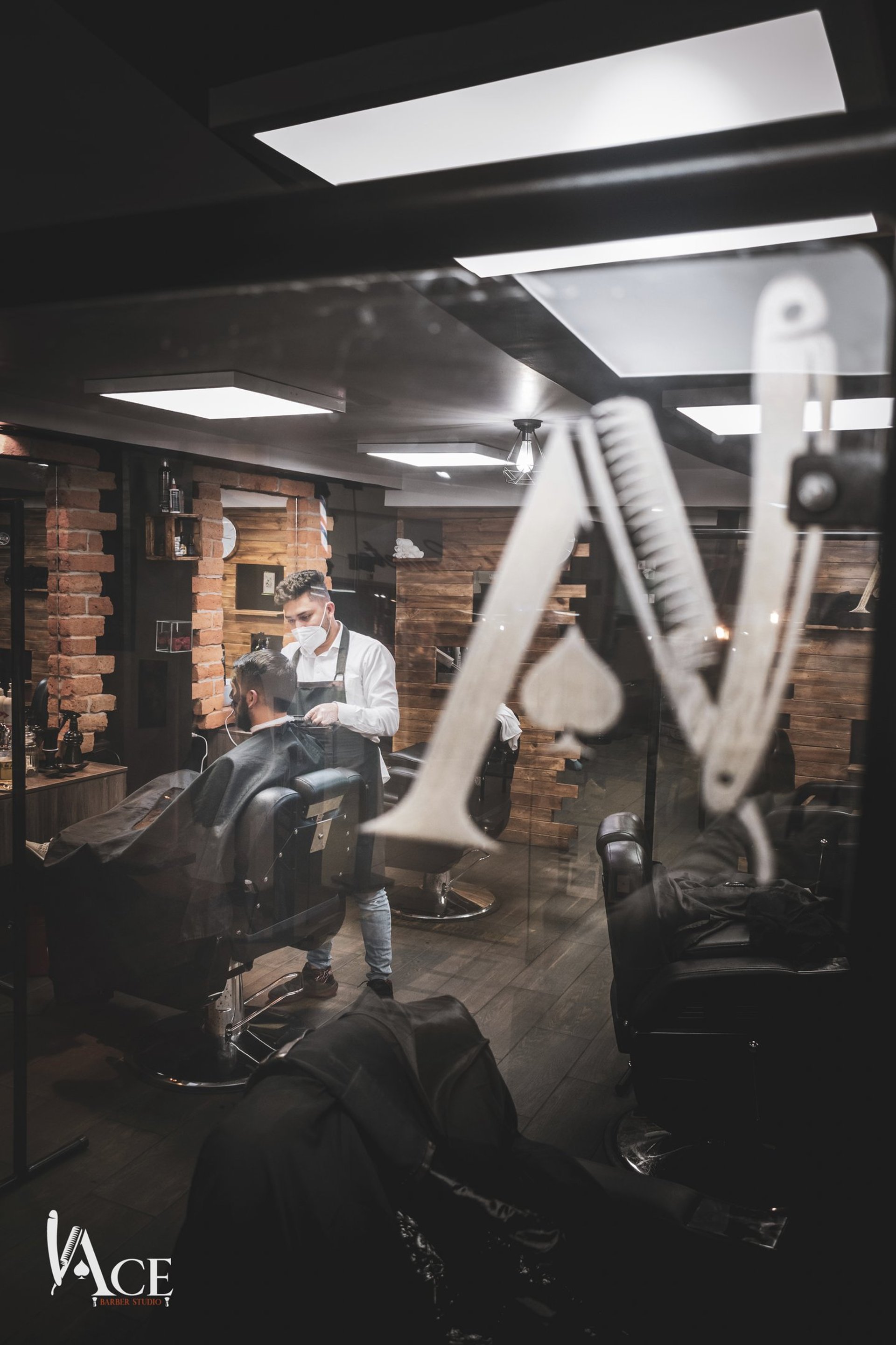 barberia quito barbero atencion bebida corte mascarilla