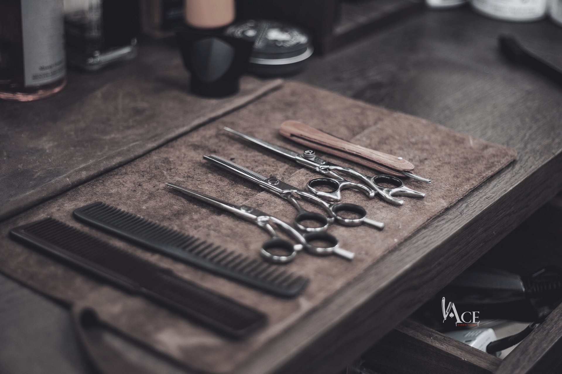 herramientas barberia quito tijeras peine navaja