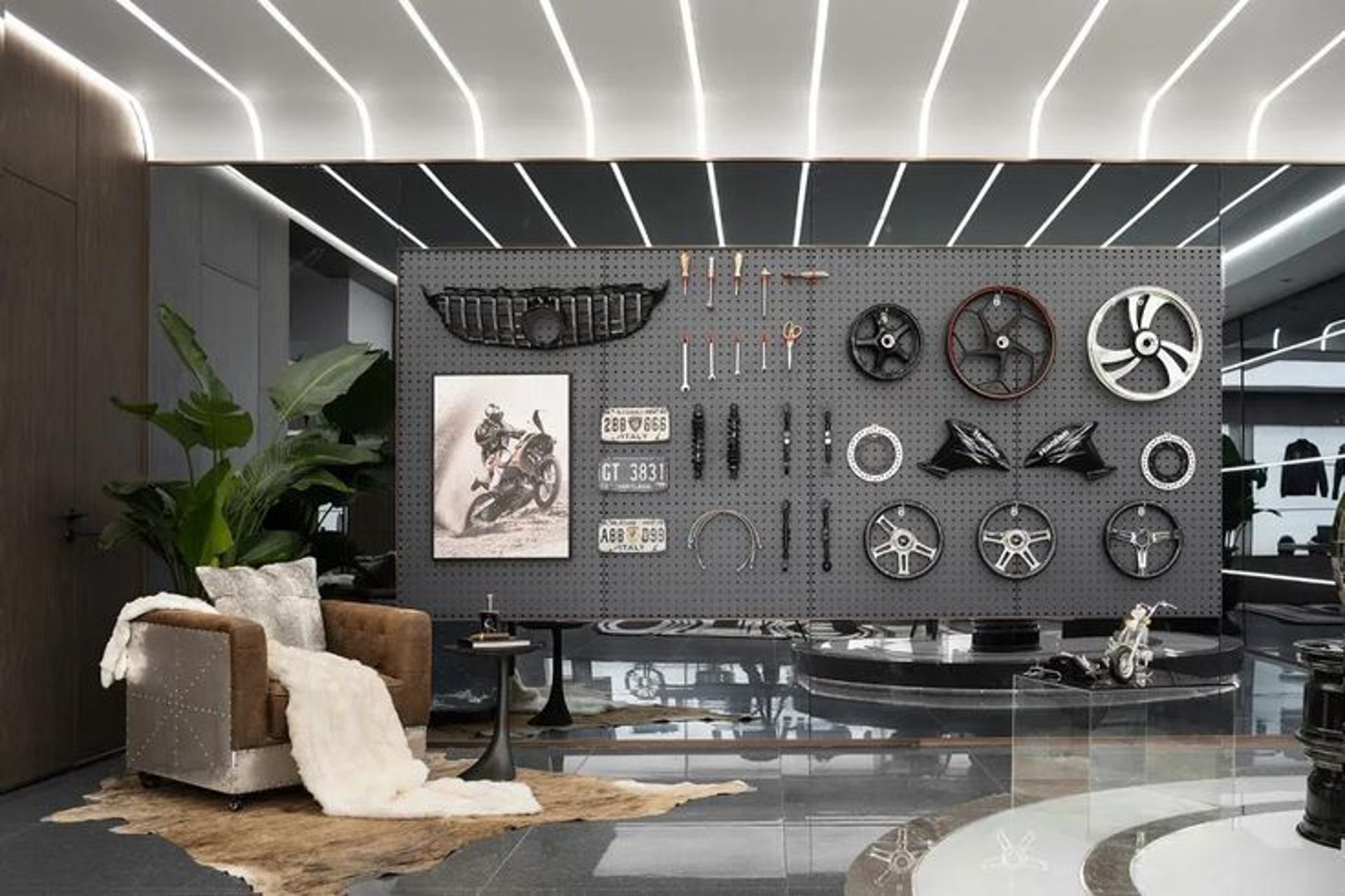 gray computer monitor