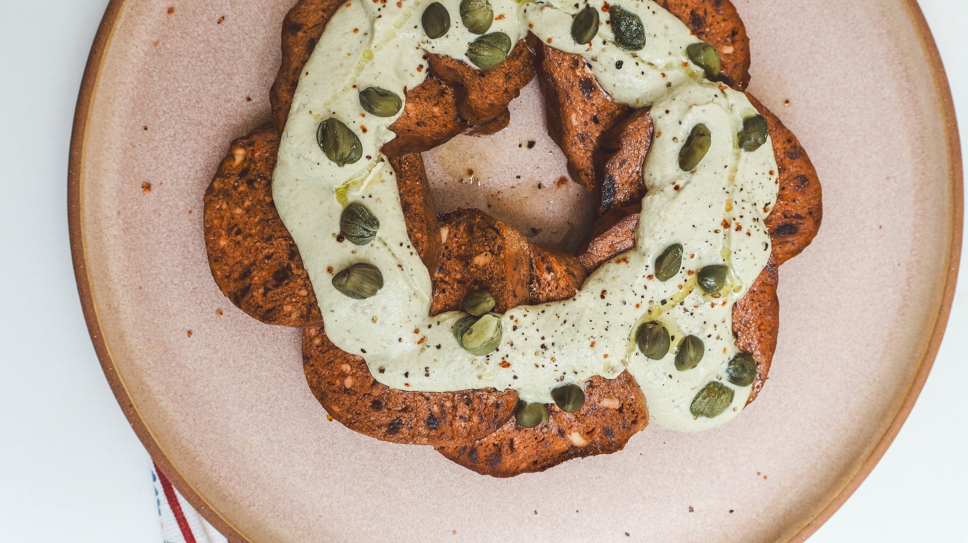 black and white bed linen