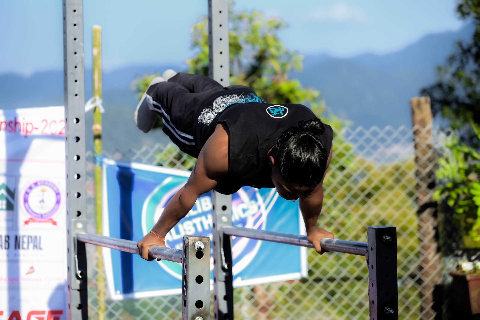 black and white bed linen