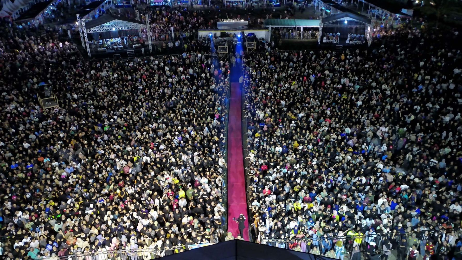 black and brown leather padded tub sofa