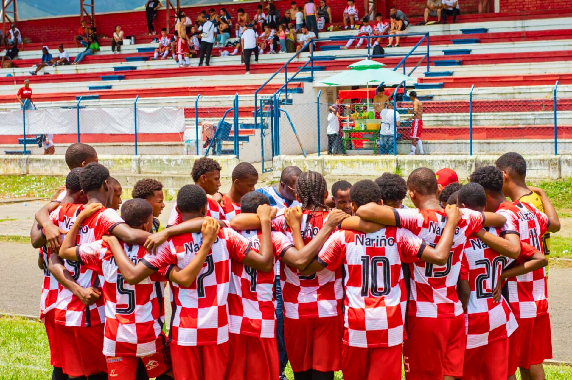 black and brown leather padded tub sofa