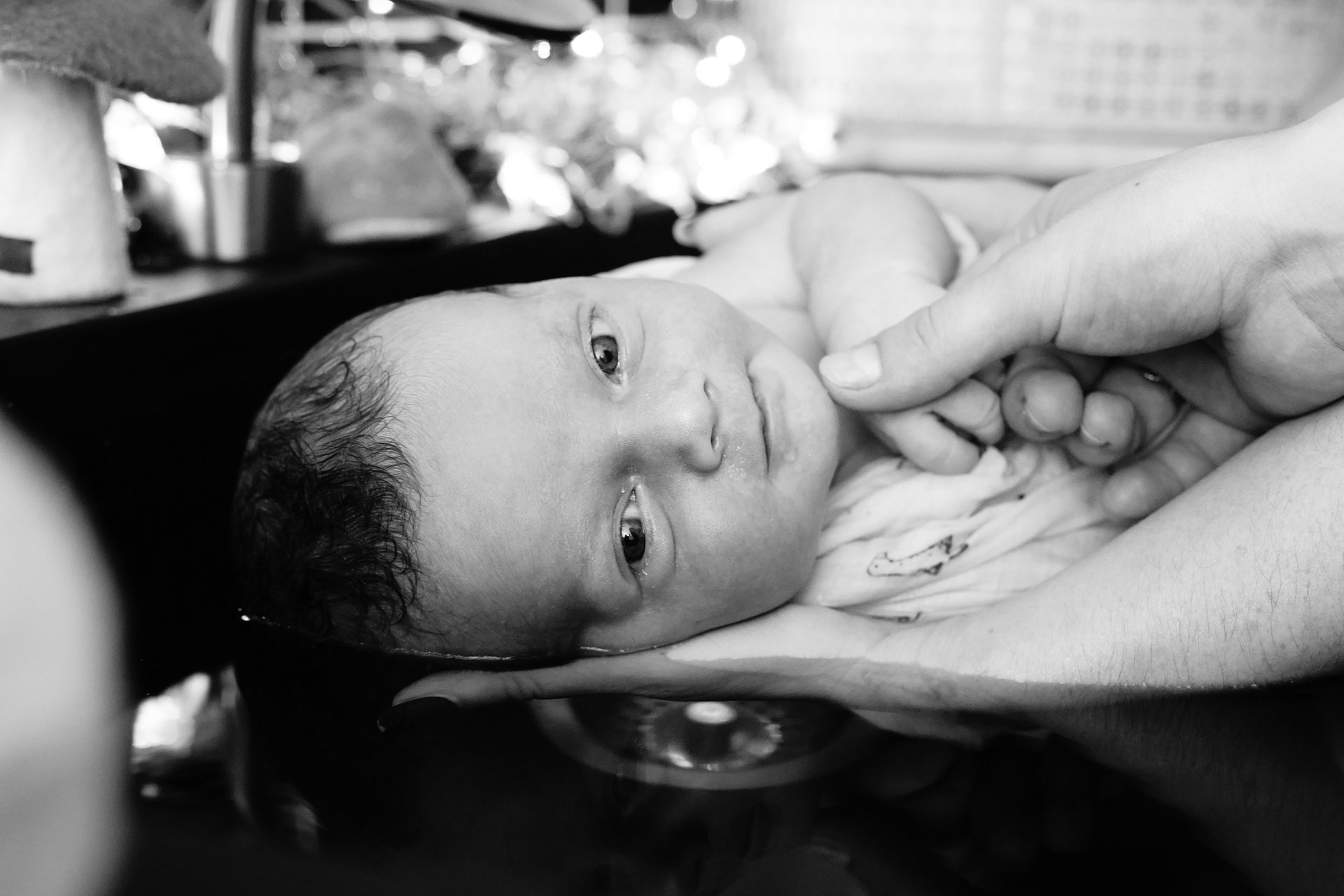 gray computer monitor