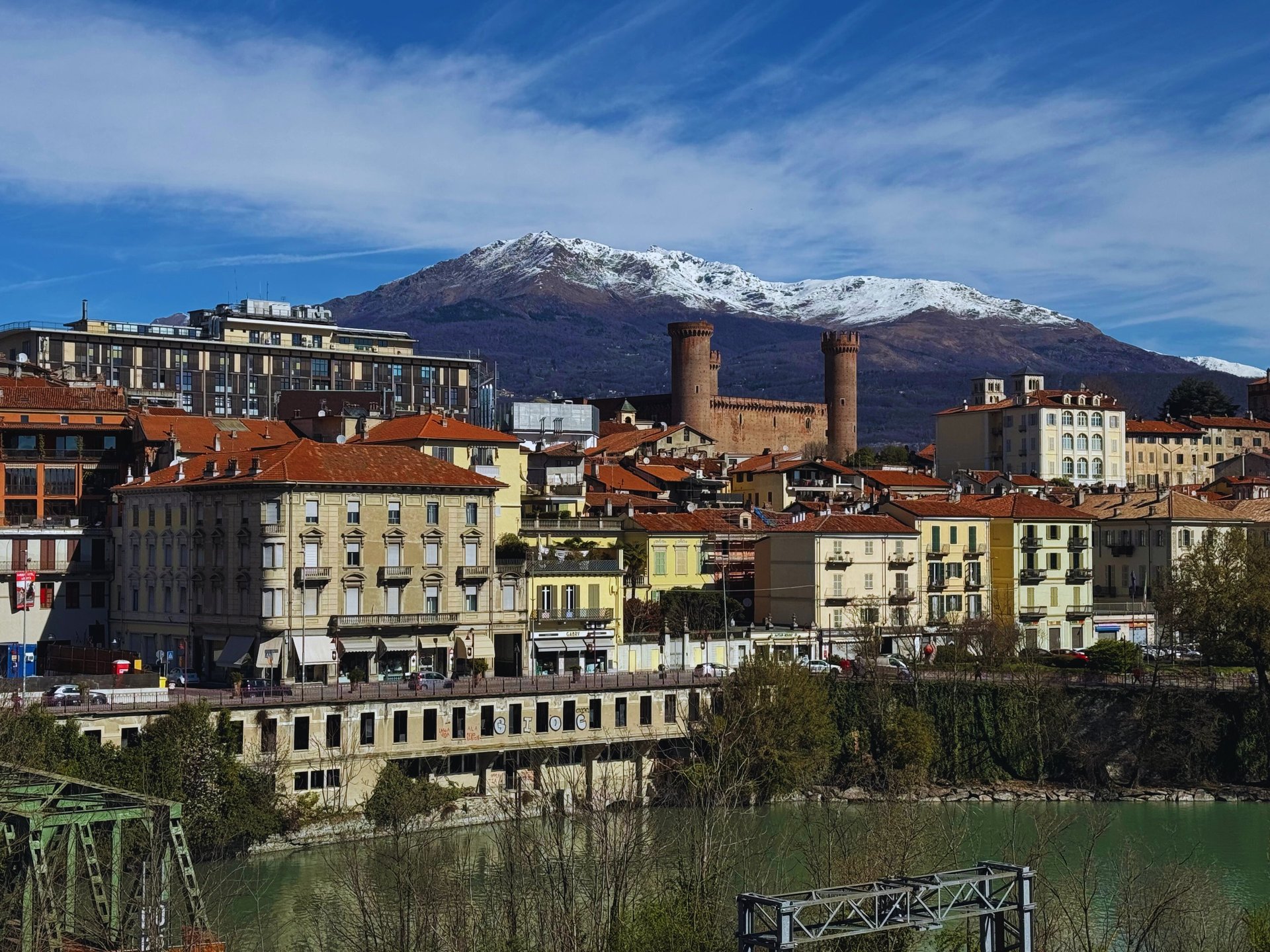 black and brown leather padded tub sofa