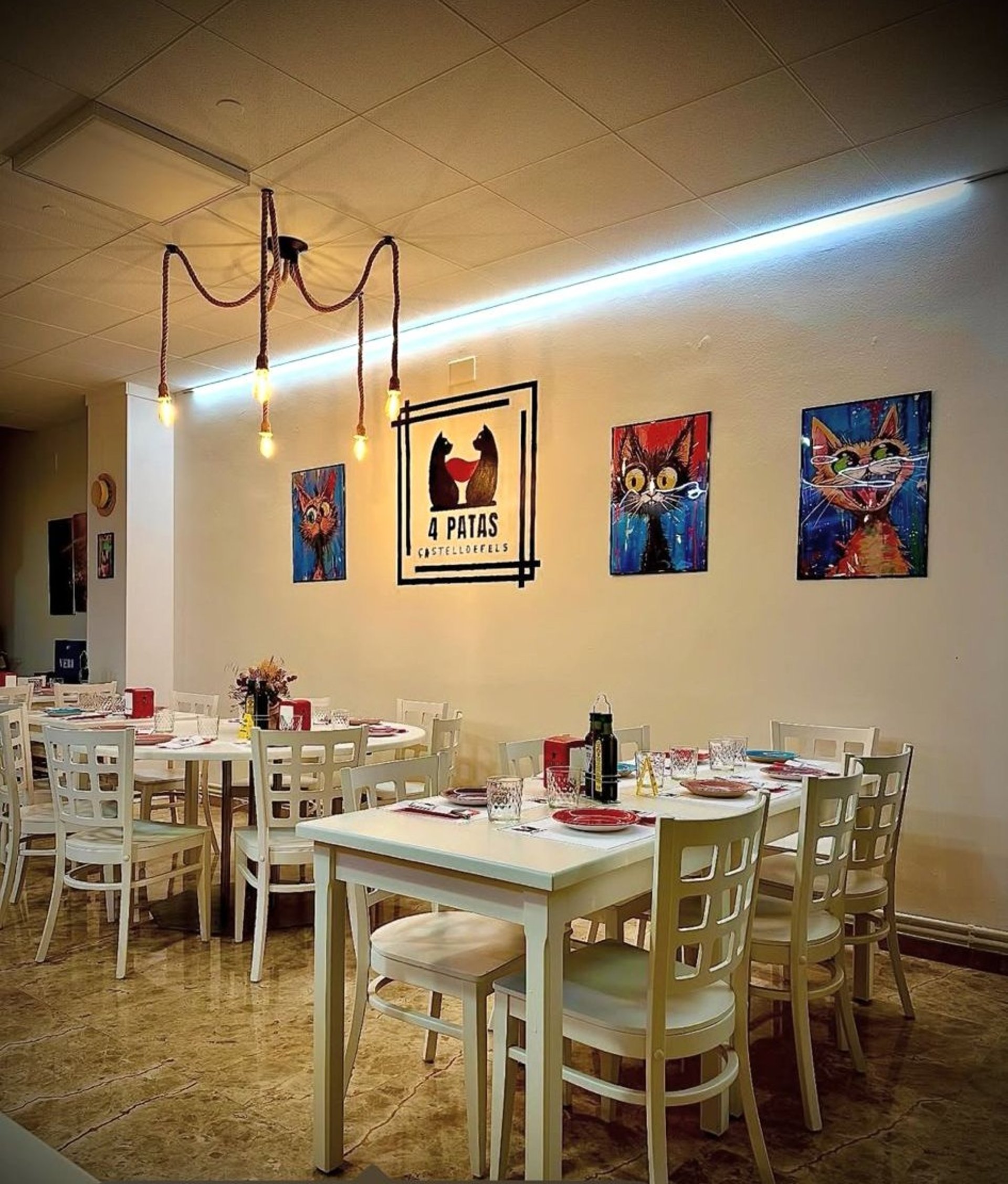 gray computer monitor