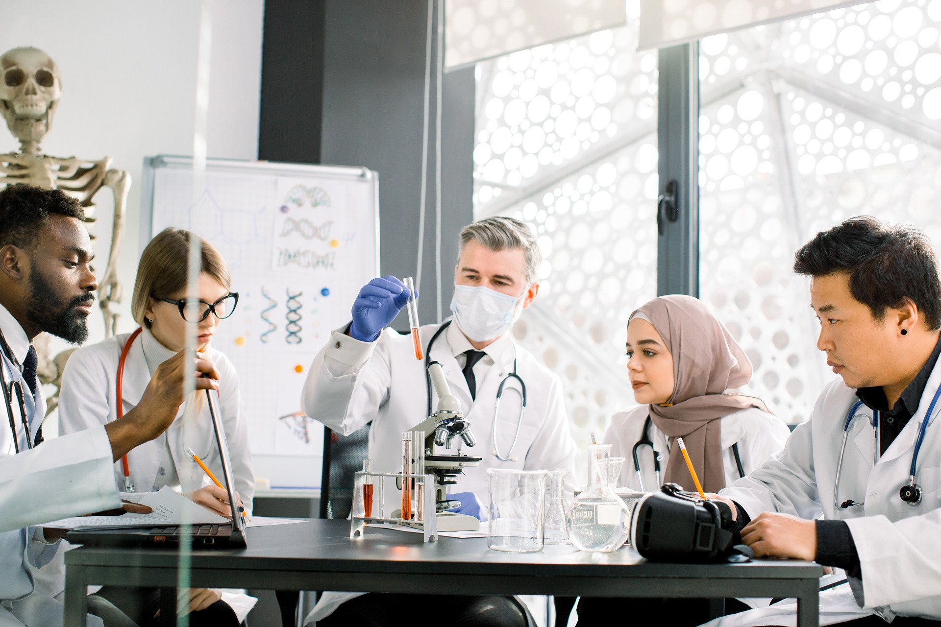black and white bed linen
