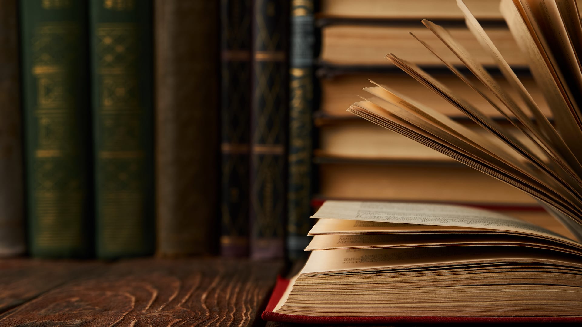 a black and white photo of a cell phone