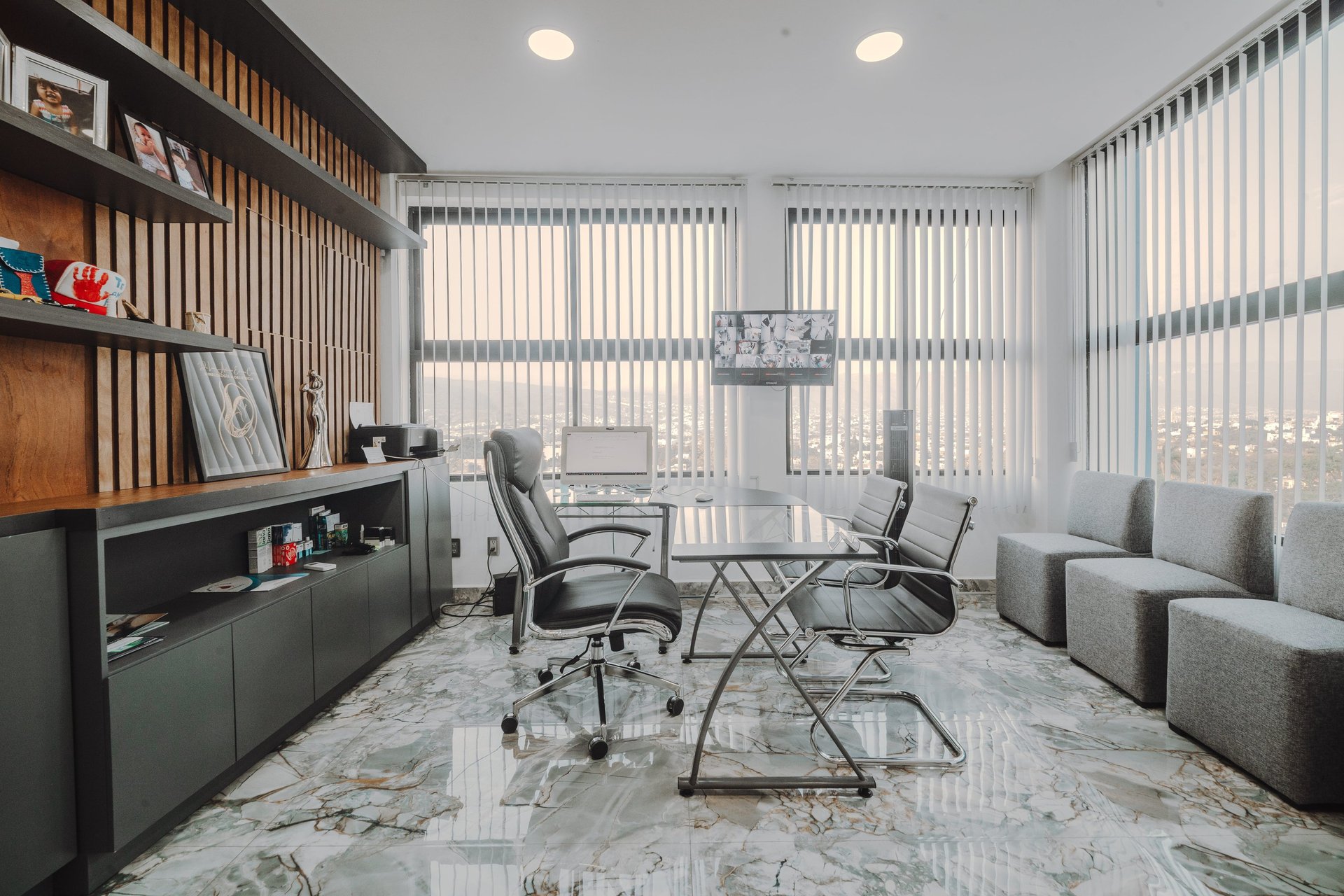 black and white bed linen