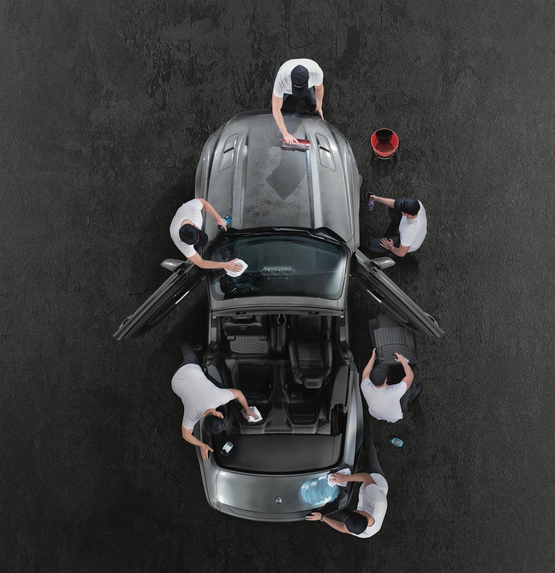 detailing automobile