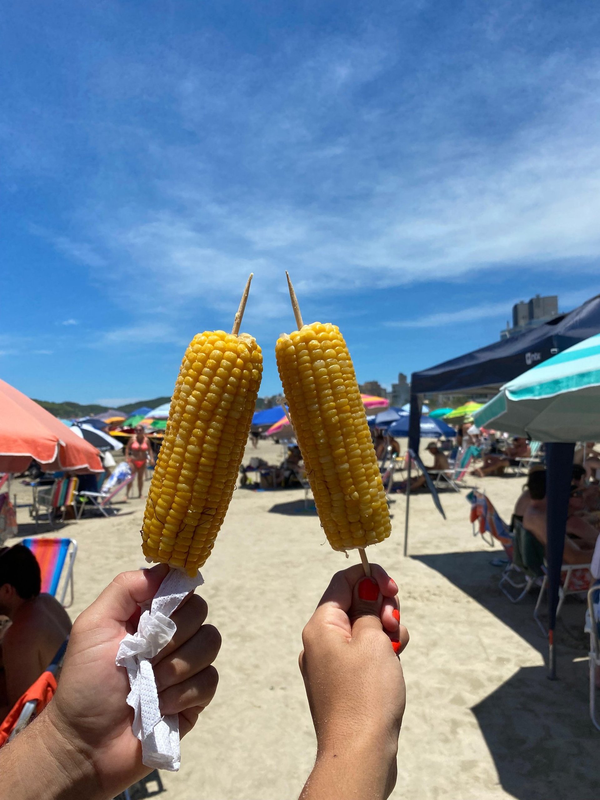 gray computer monitor