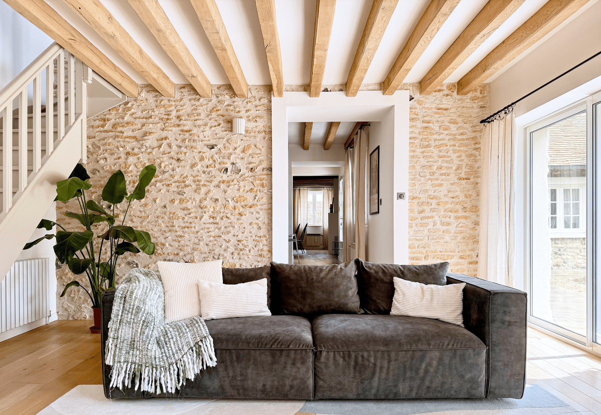 black and white bed linen