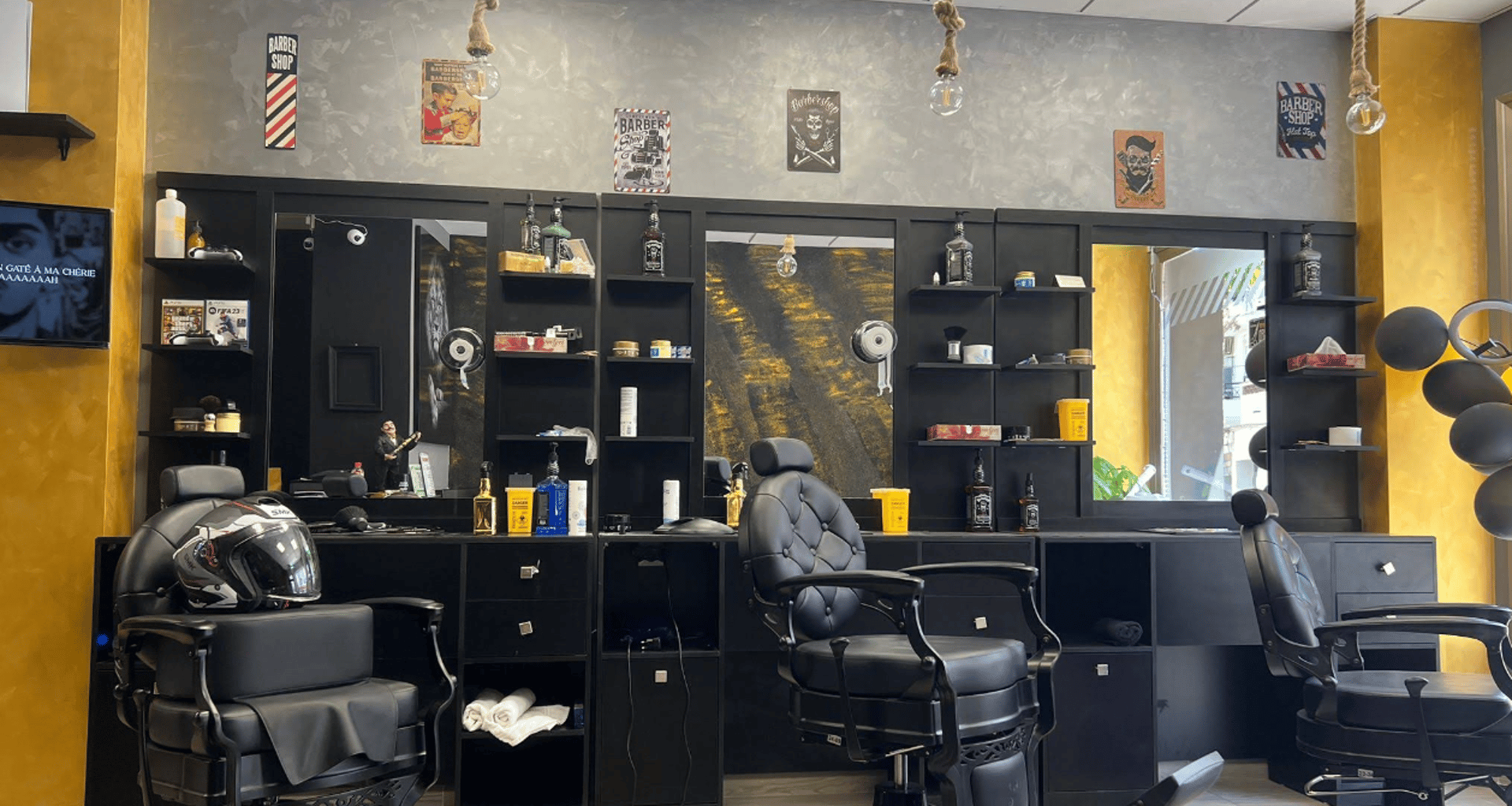 white, red, and blue barber spiraling bar