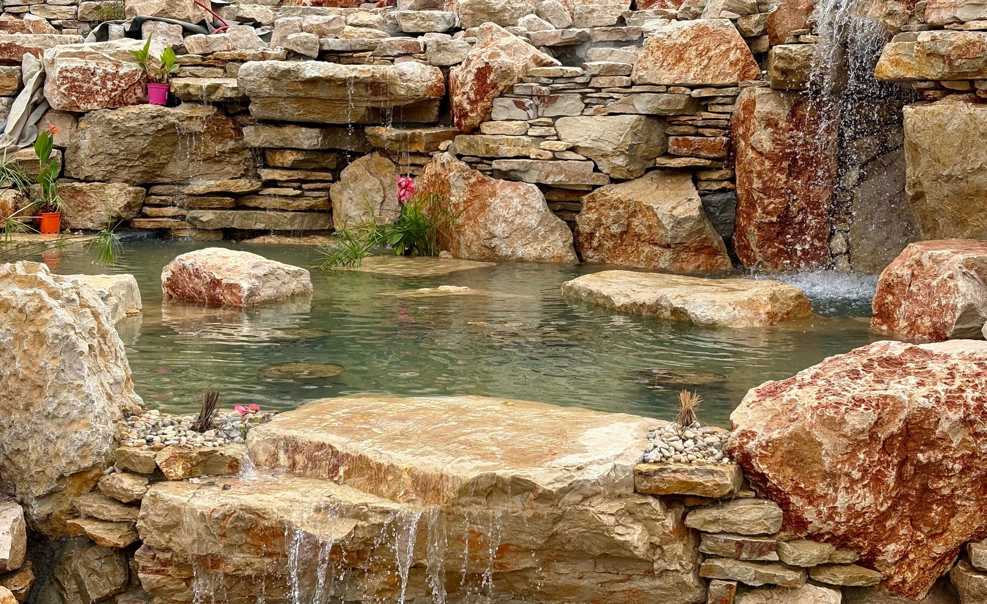 an abstract photo of a curved building with a blue sky in the background