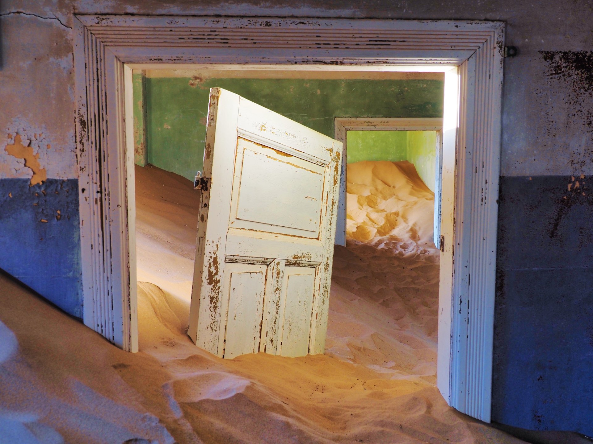 mountain range under blue sky