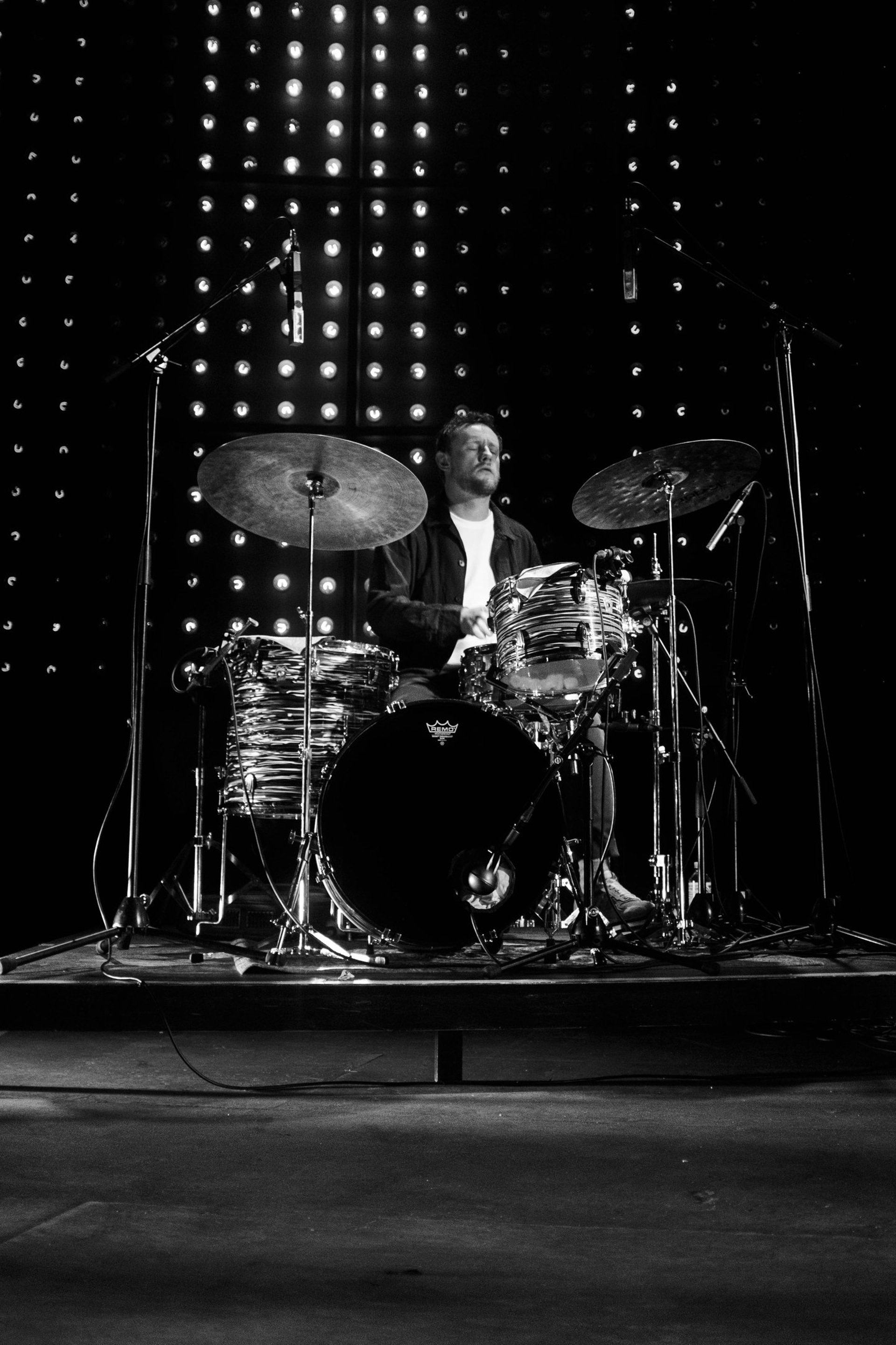 black and white bed linen