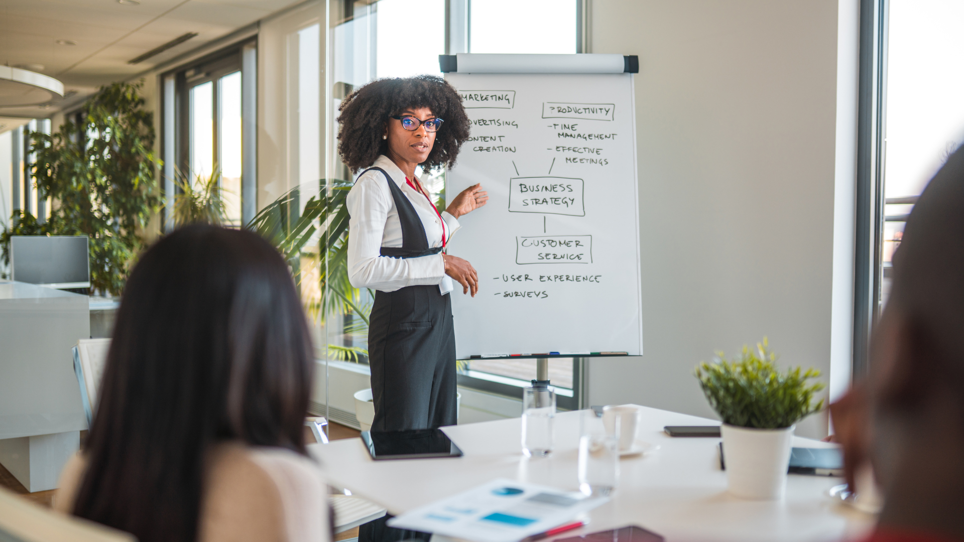 black and white bed linen