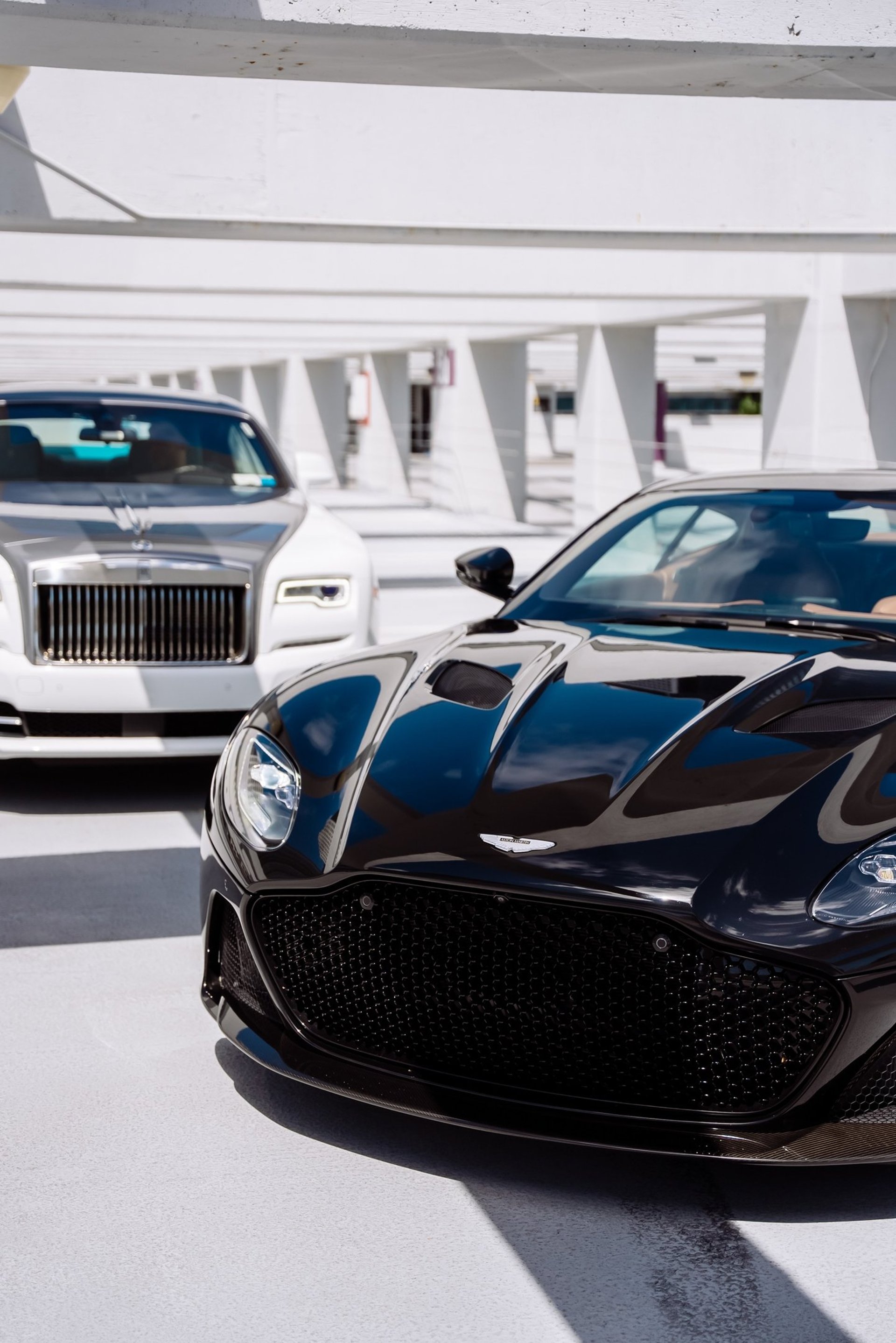 luxury cars for rent