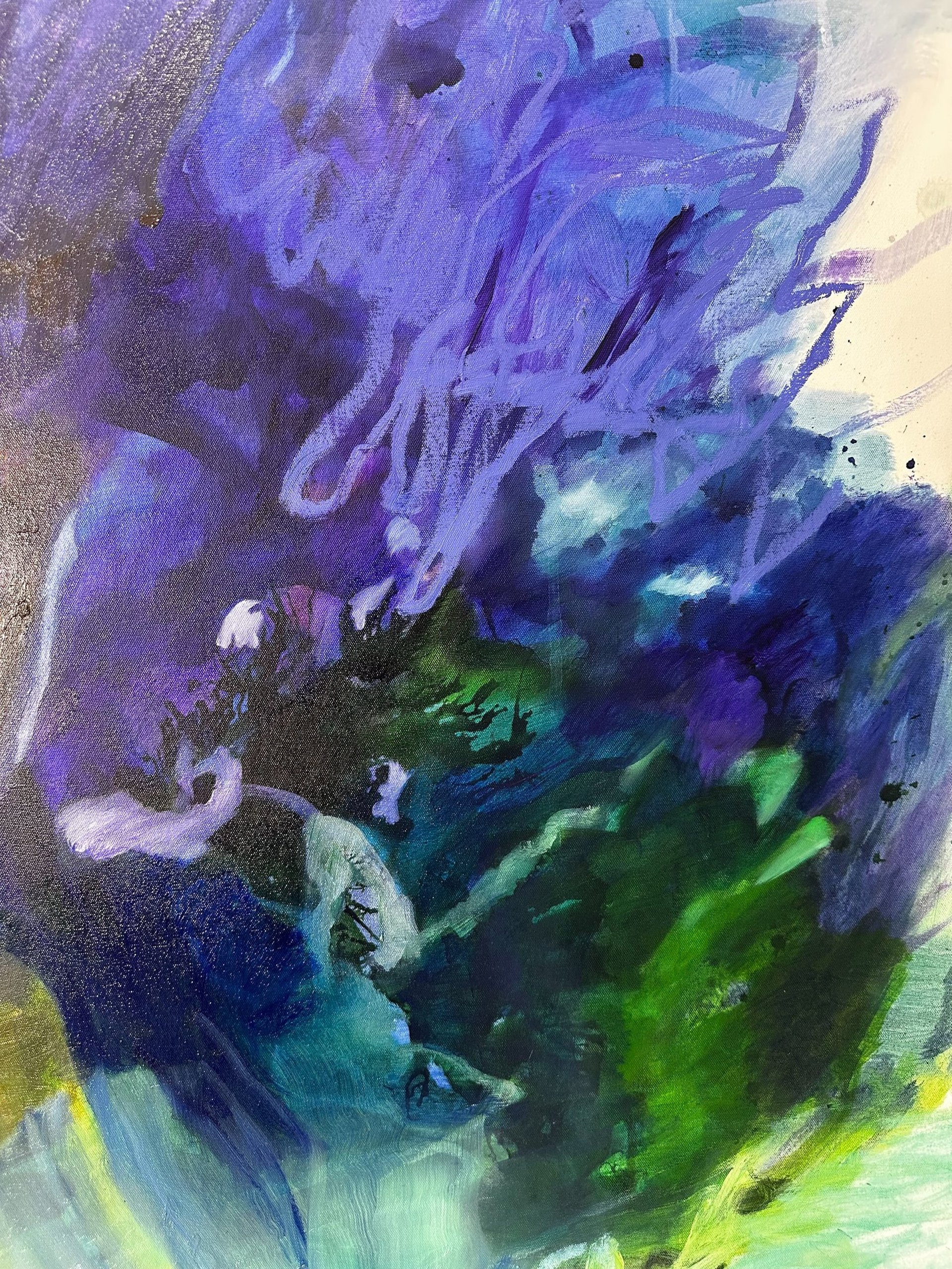 an abstract photo of a curved building with a blue sky in the background