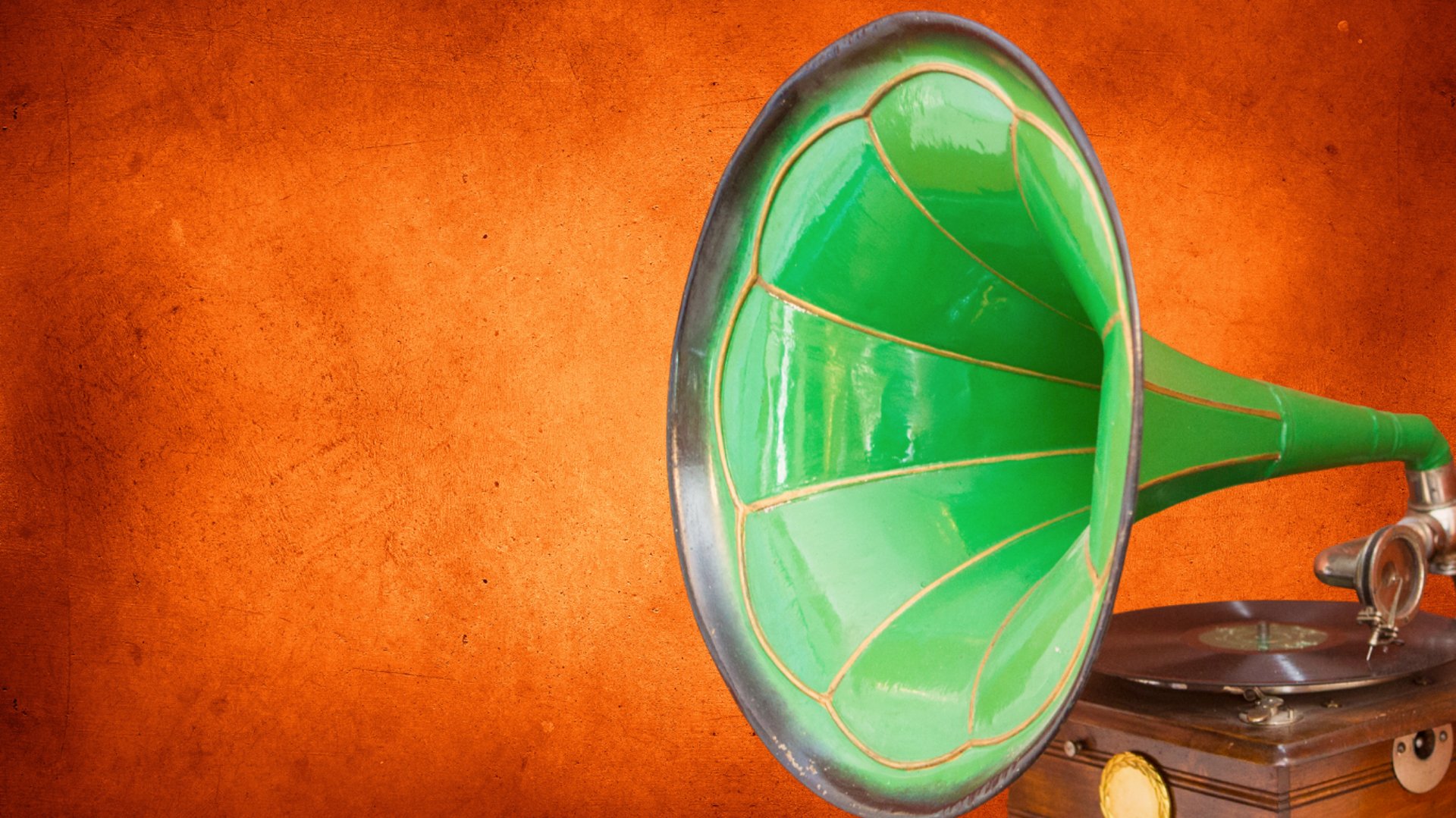 gray computer monitor