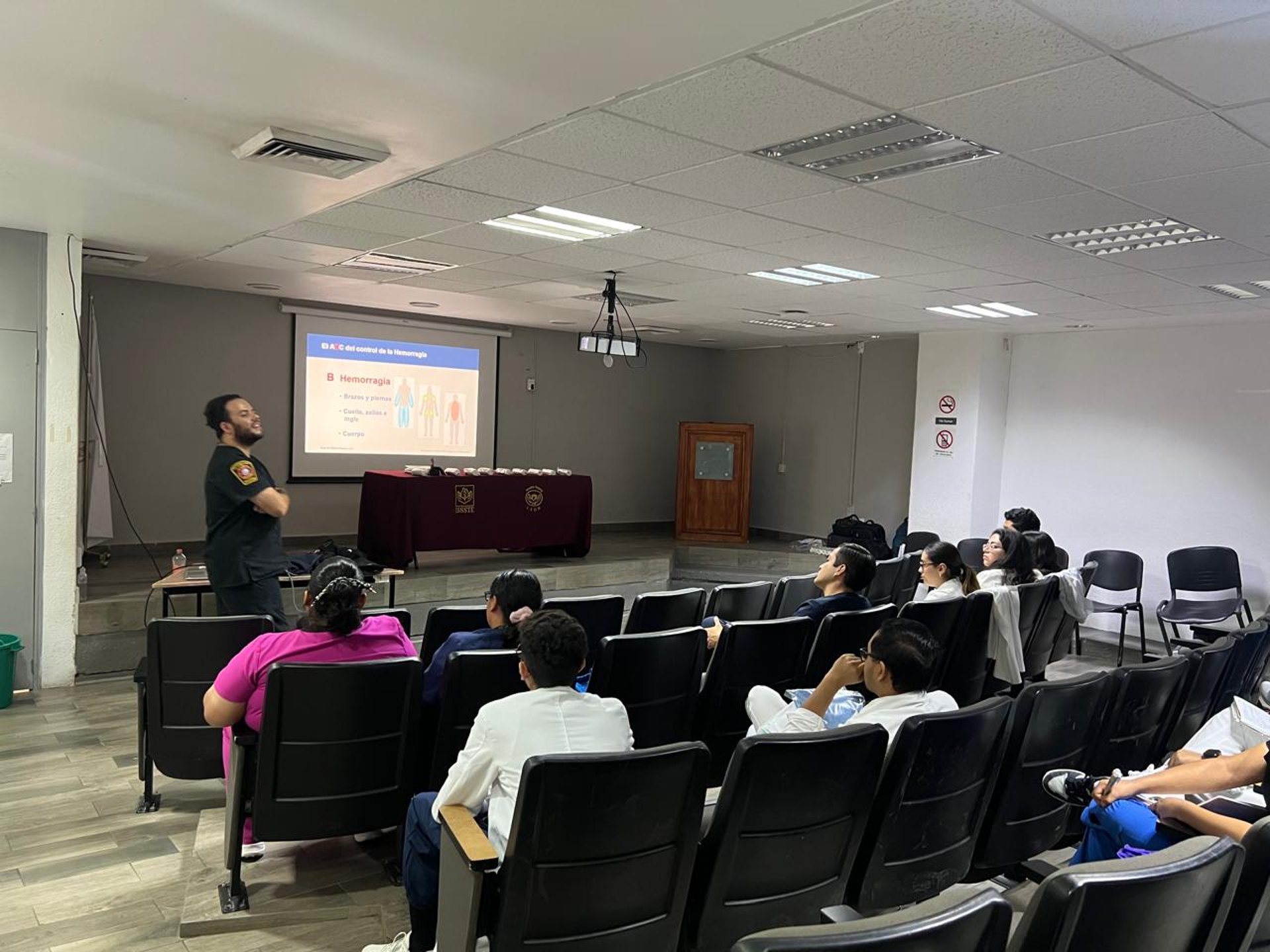 gray computer monitor