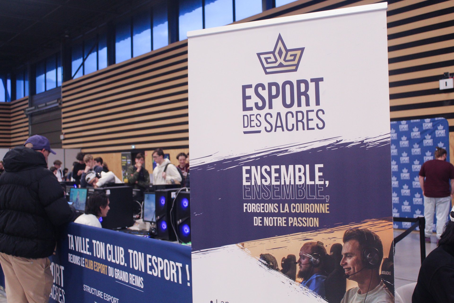 Photographie des visuels de l'association esportive Esport des Sacres, pour la Game in Reims.