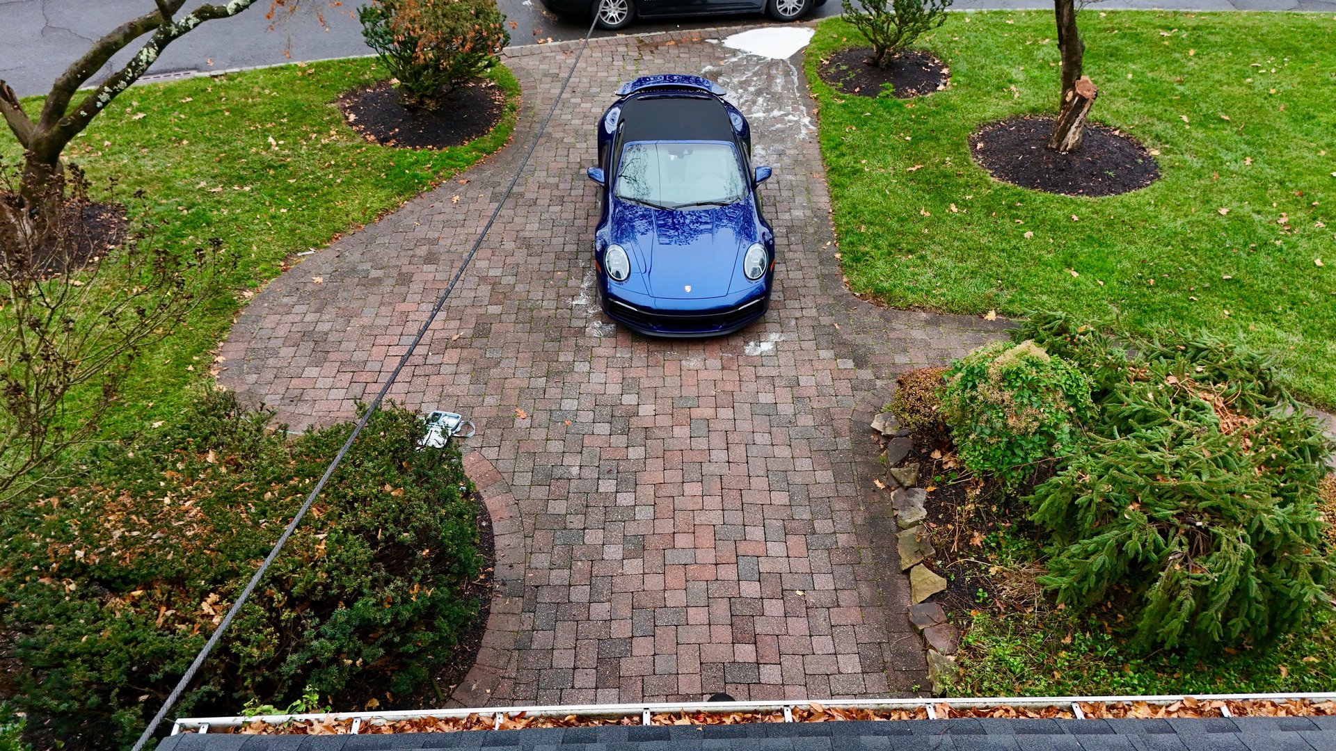 black and white bed linen