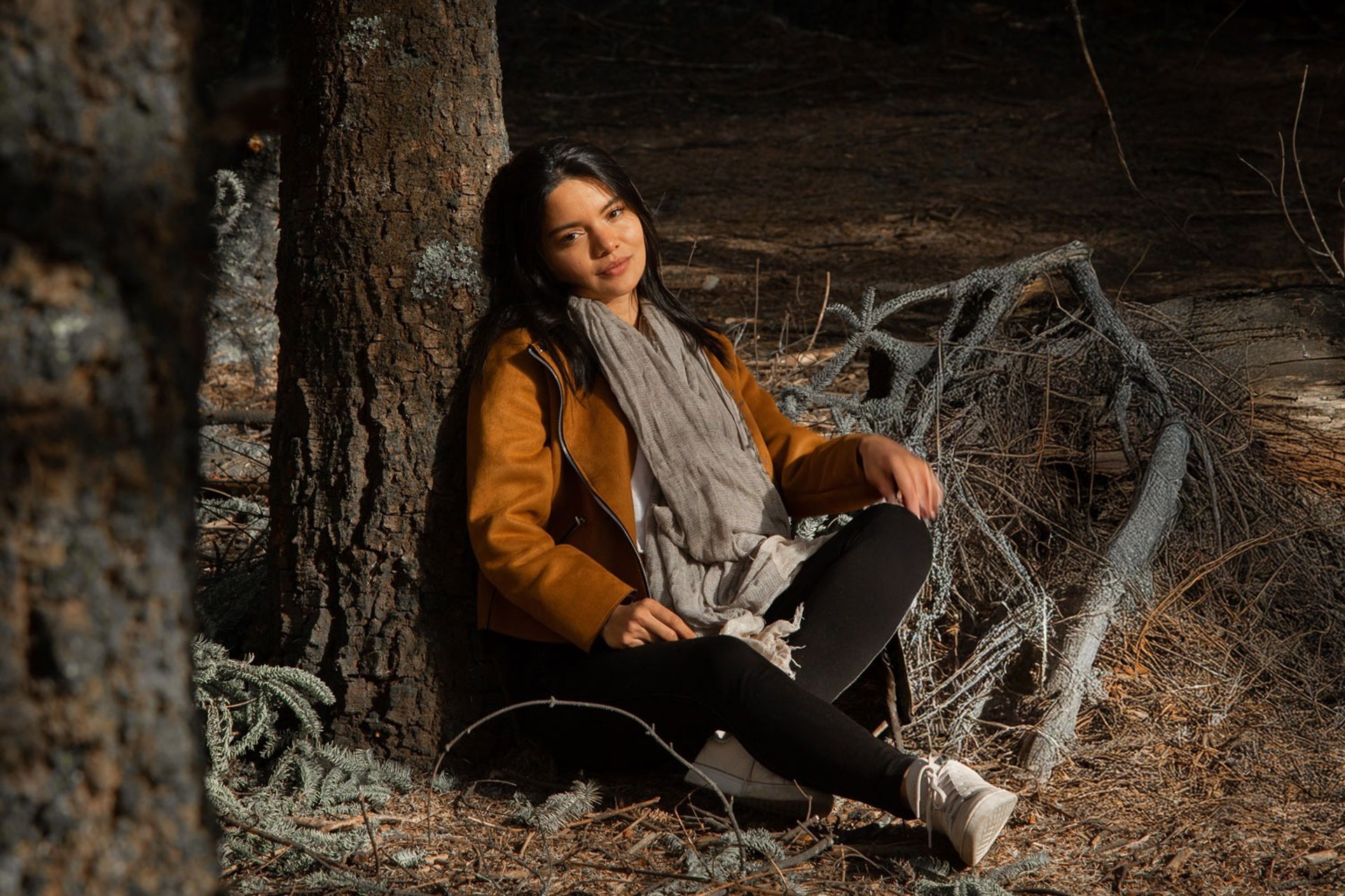 gray computer monitor