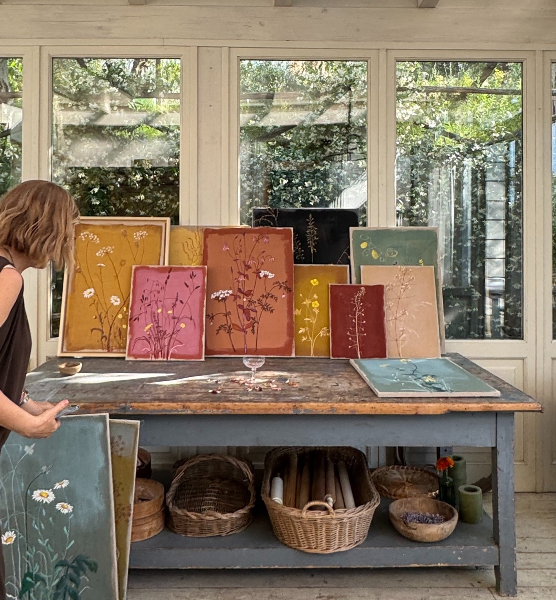 shop of works of art and paintings