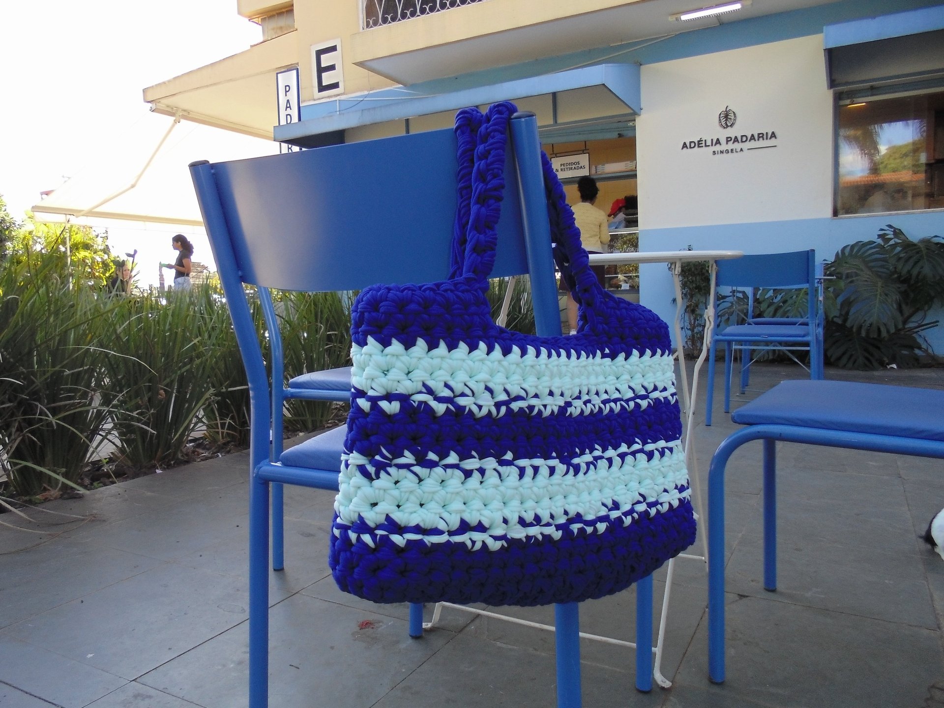 gray computer monitor