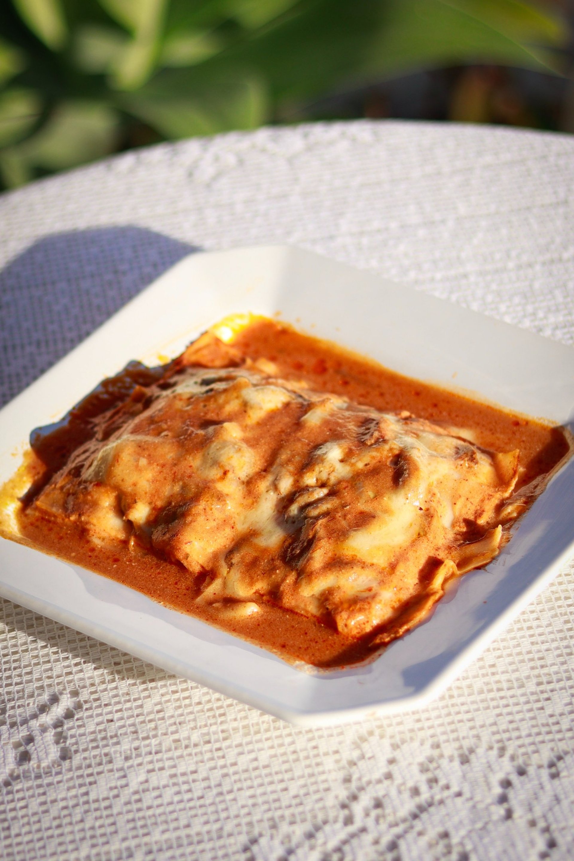 black and white bed linen