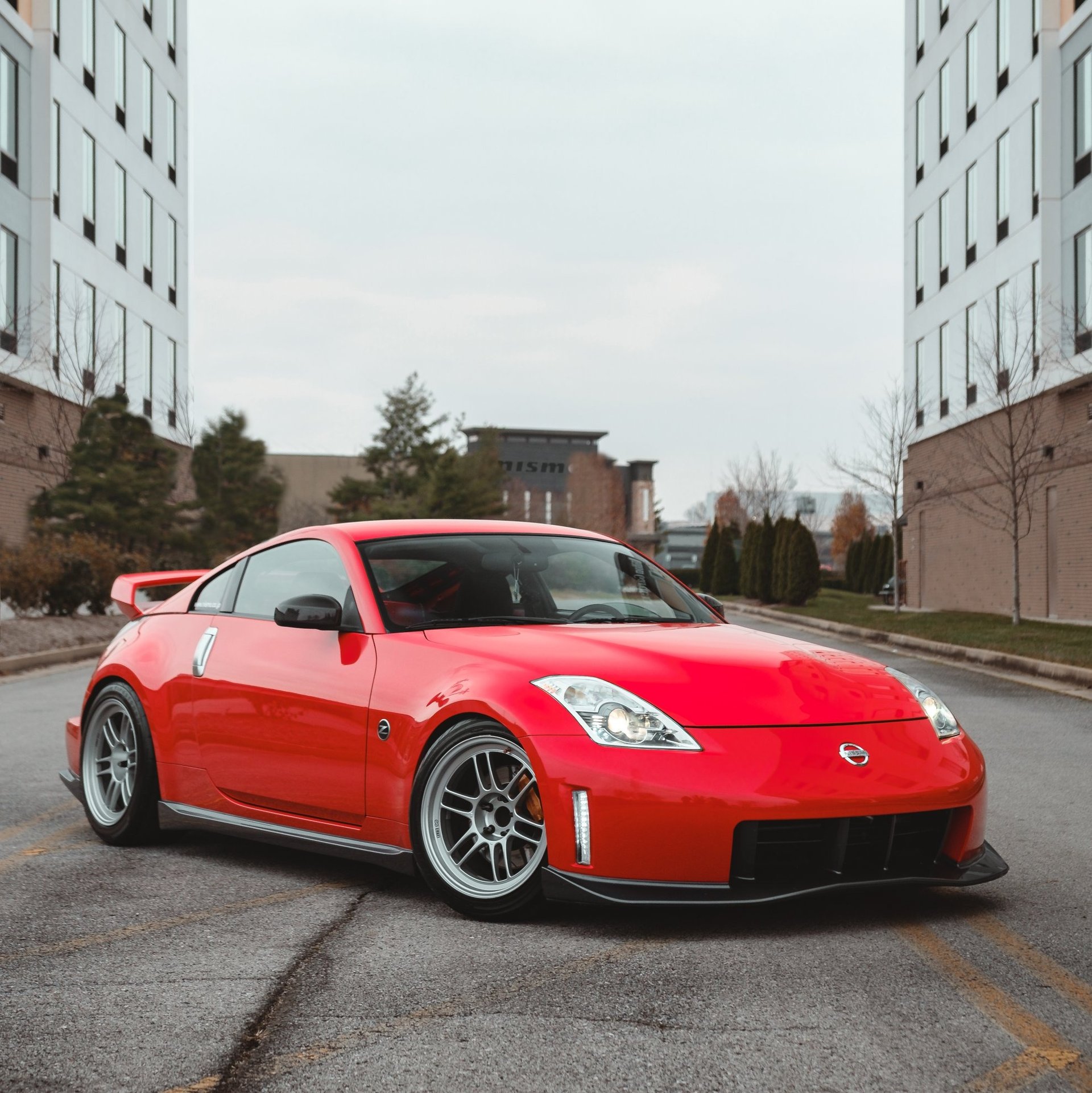 Nissan-350z-Nismo-Carbon-Fiber