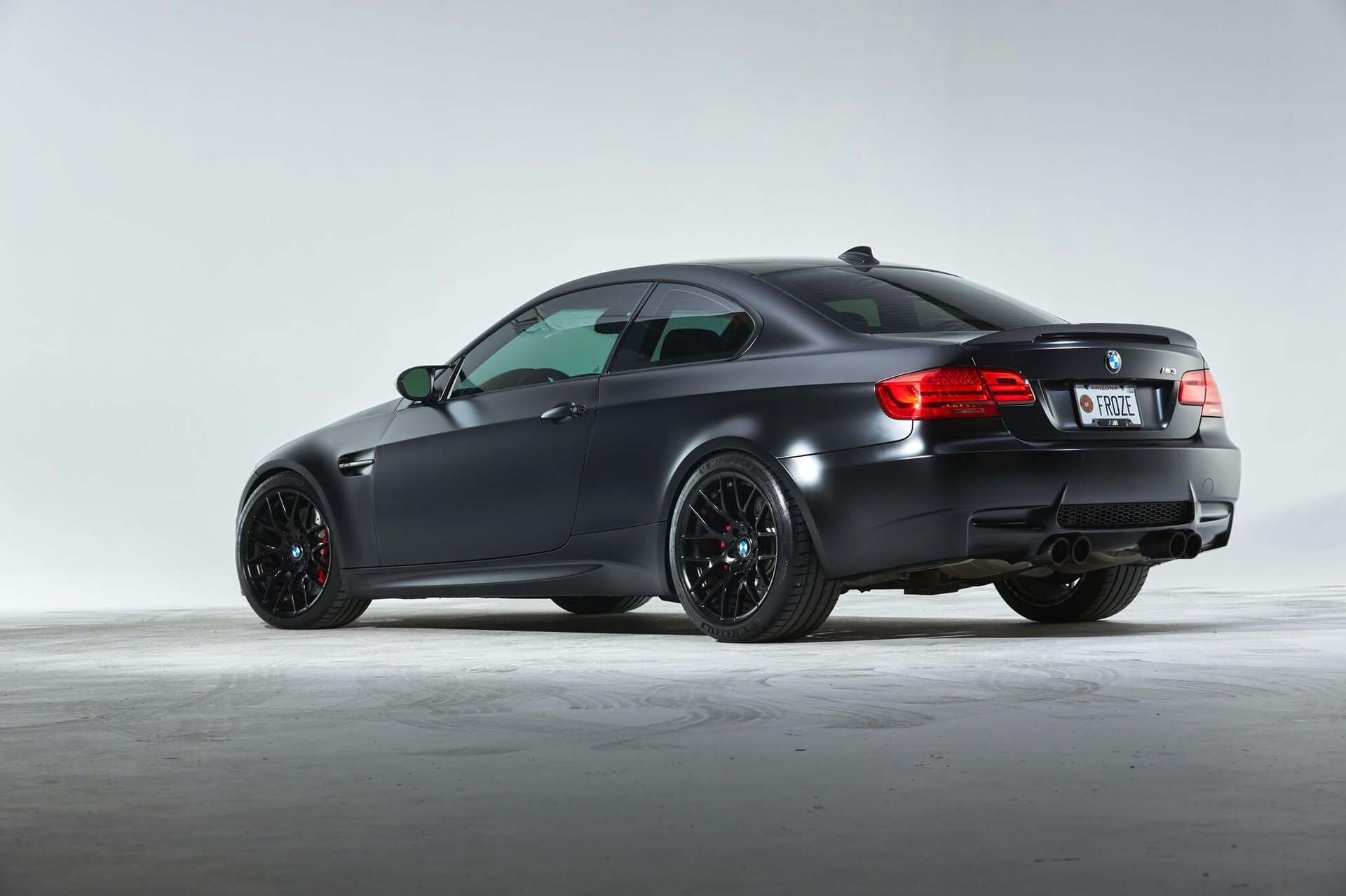 E92-m3-carbon-fiber-intake-plenum