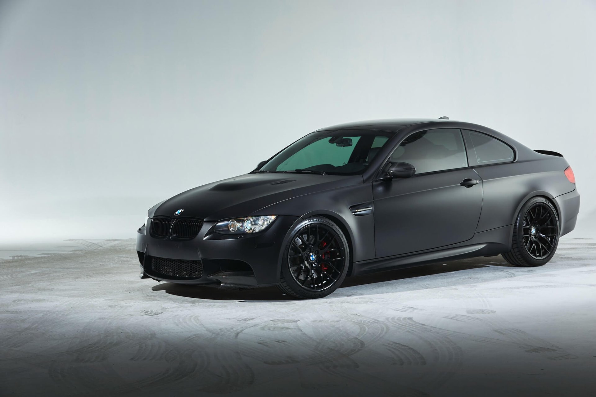 E92-m3-carbon-fiber-intake-plenum