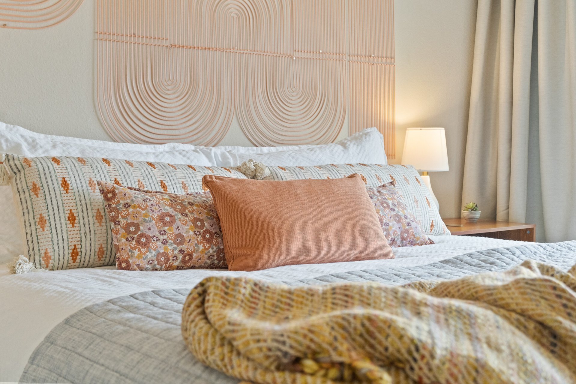 black and white bed linen