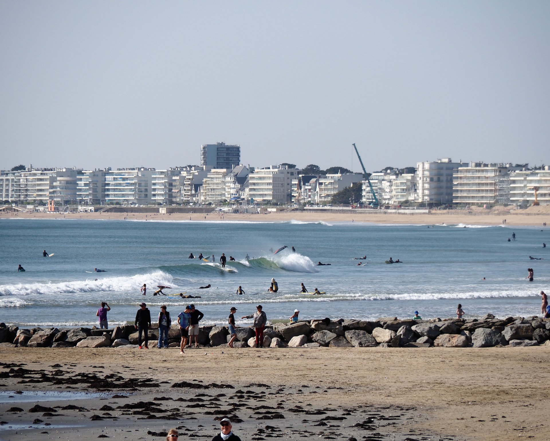 black and white bed linen