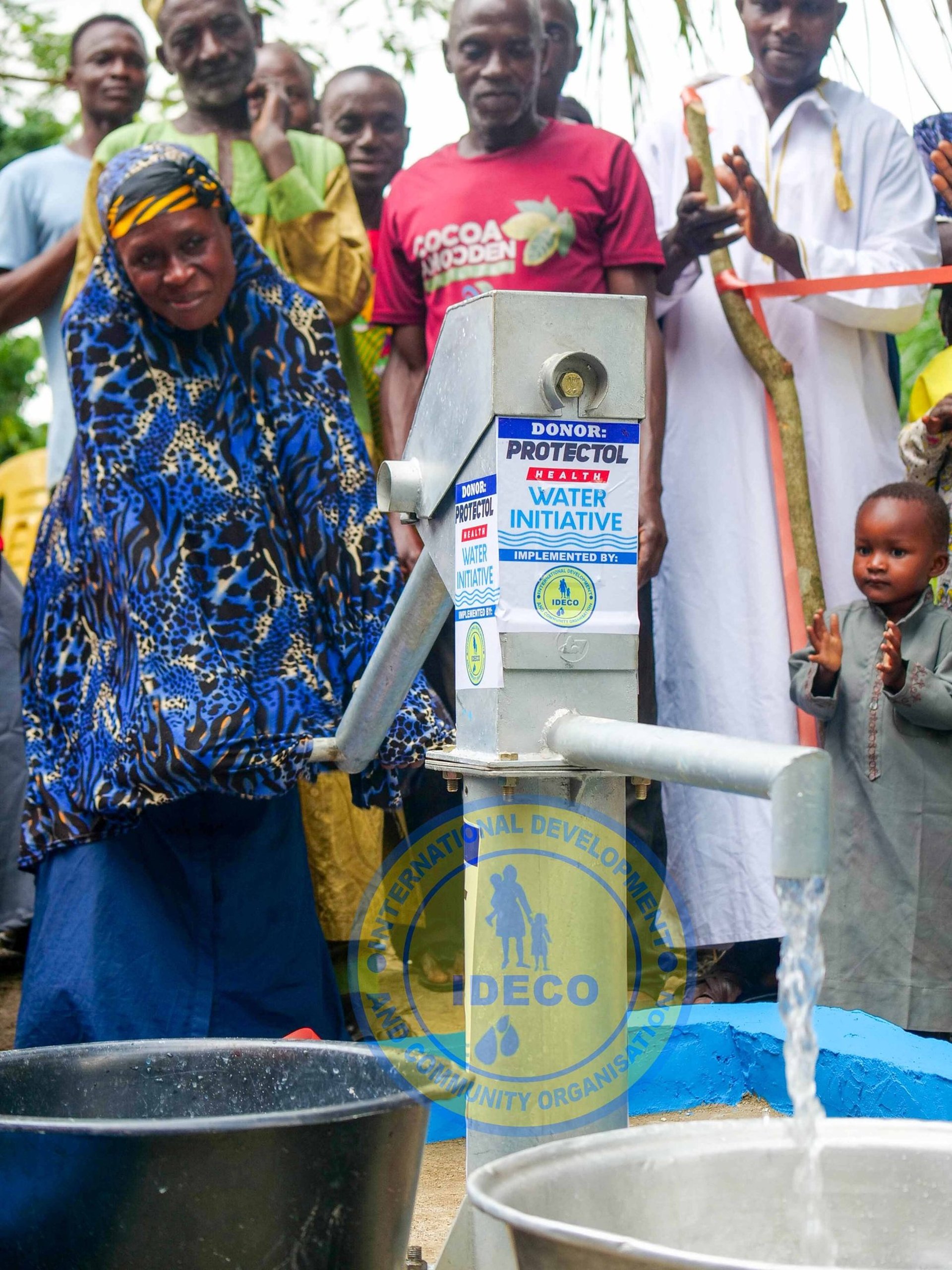 an abstract photo of a curved building with a blue sky in the background