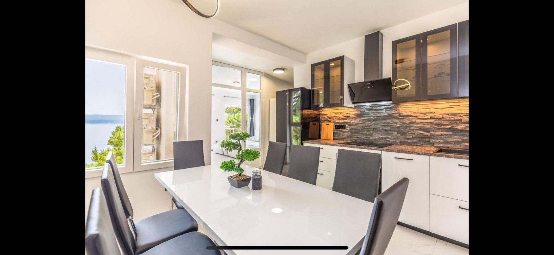 black and white bed linen