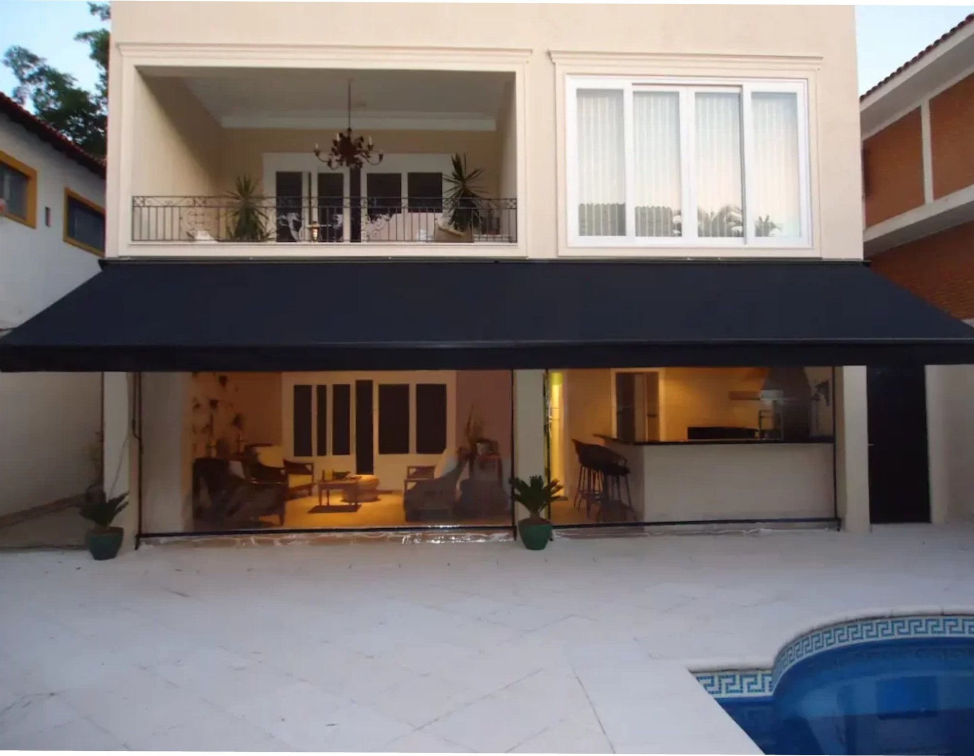 black and white bed linen