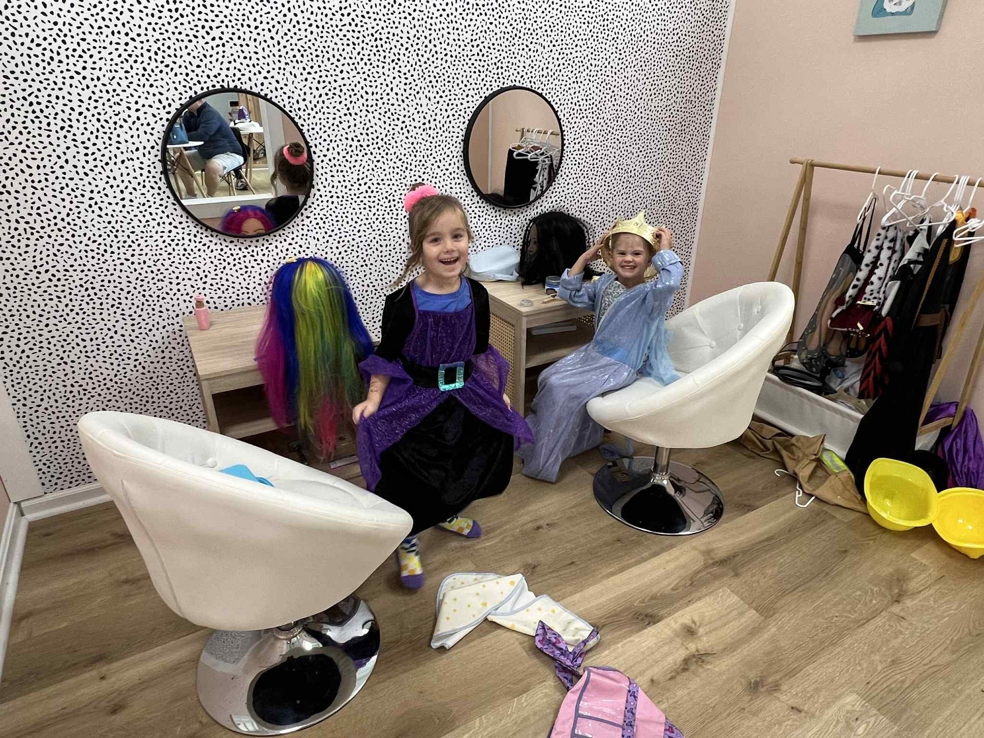 black and white bed linen