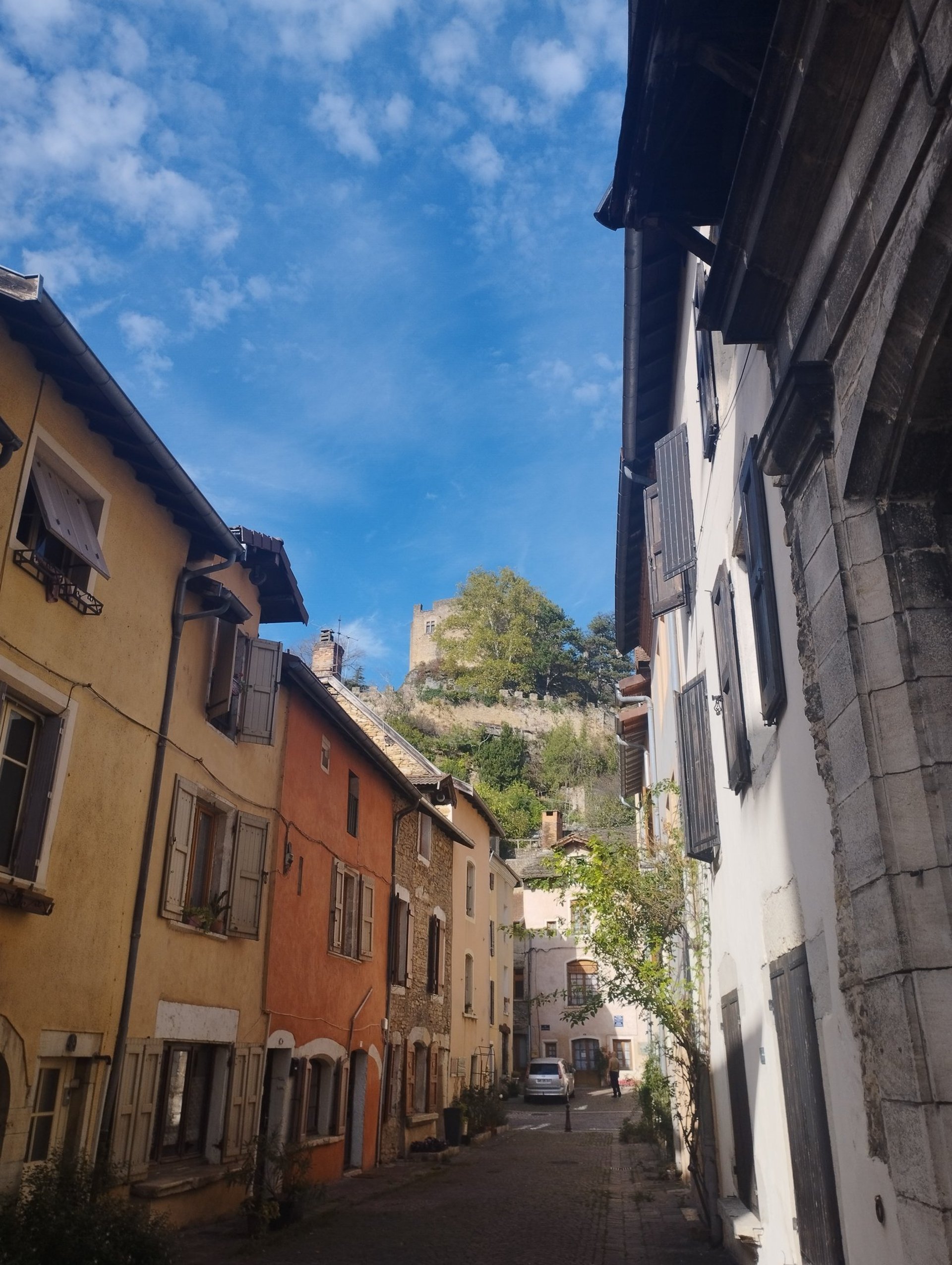 gray computer monitor