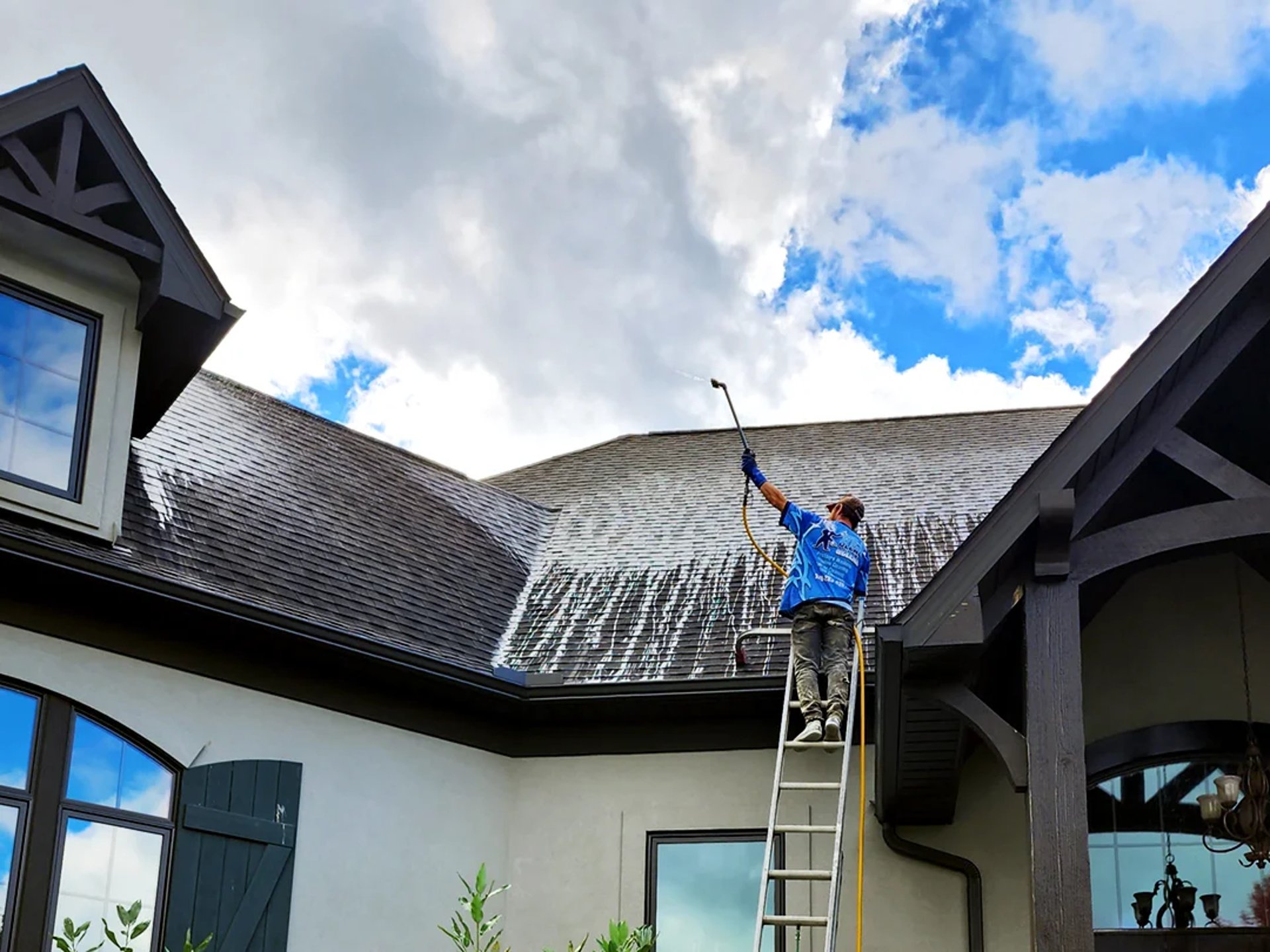 Professional Exterior Roof Washing | Badger Pro Wash