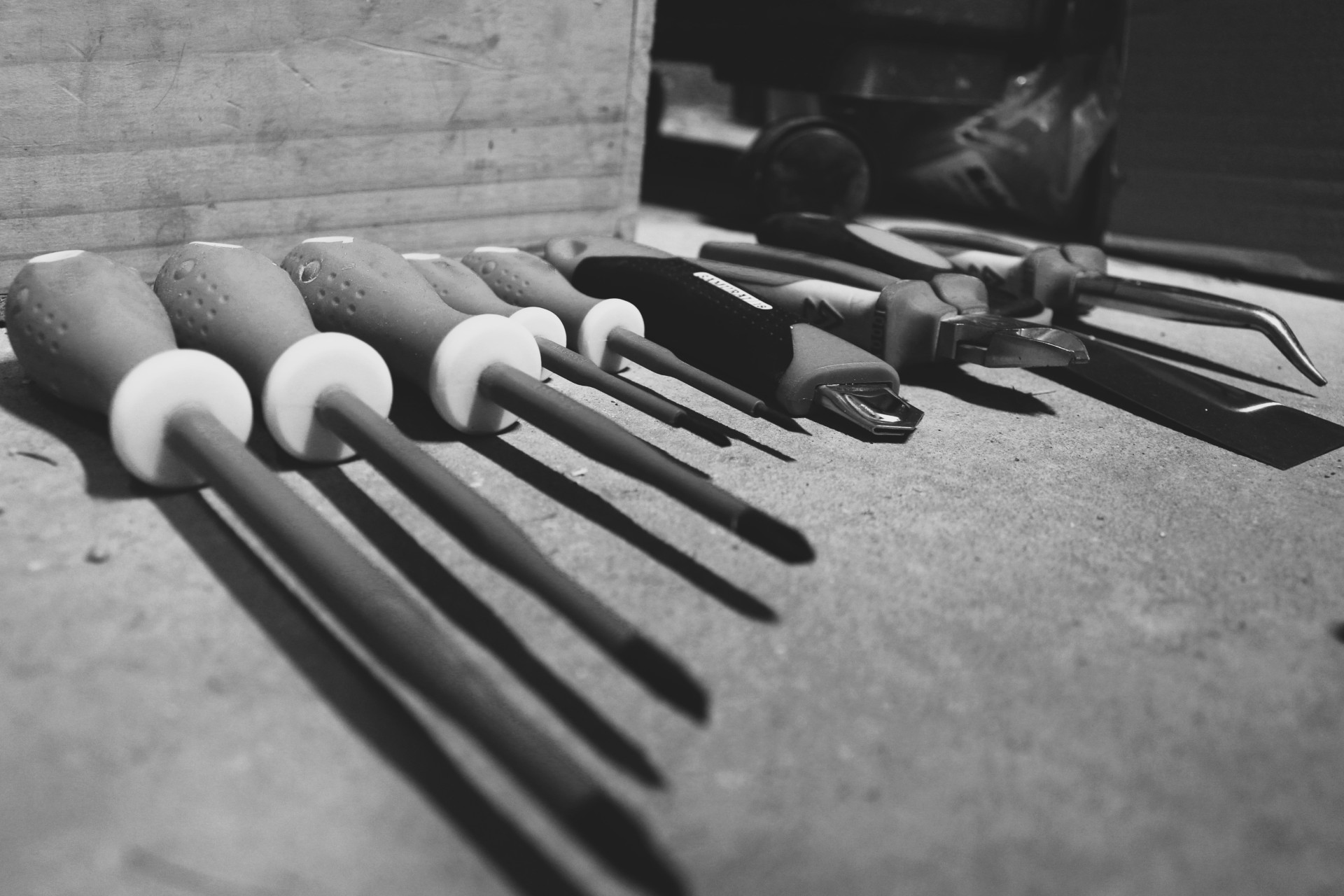 black and white bed linen